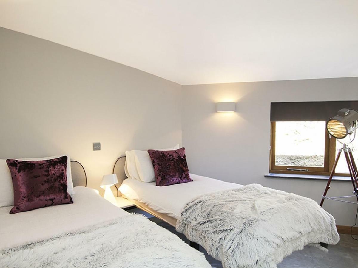 Rhyd Angharad Barns Villa Llanrhyddlad Exteriör bild